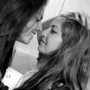 Sex Gif - Best Friends Kissing