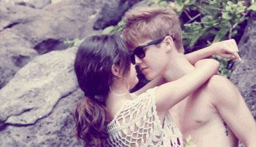 Sex Gif - How Couples Kiss 