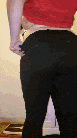 Sex Gif - Jiggling Her Big Fat Ass Making Her Pussy Clap