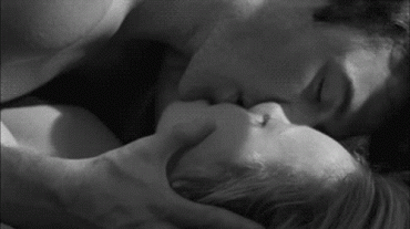 Sex Gif - Passionate kissing