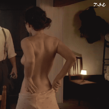 Sex Gif - Princess Cinderella bares her ass