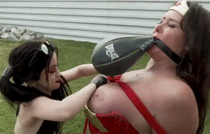 Tiny Texie ties up Wonder Woman