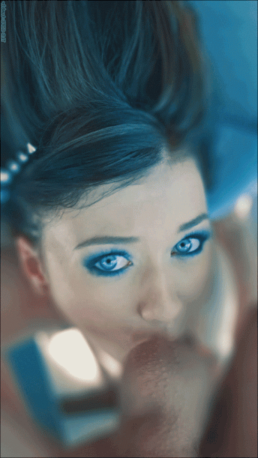 Sex Gif - Brunette Face Fuck