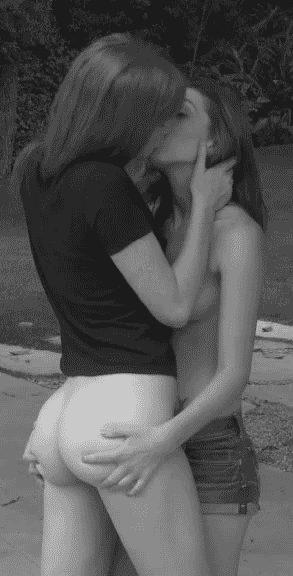 Sex Gif - Elle Alexandra, Kiera Winters