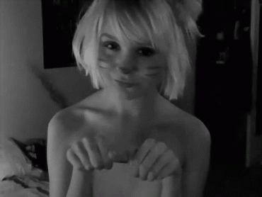 Sex Gif - Kitty taking a bath