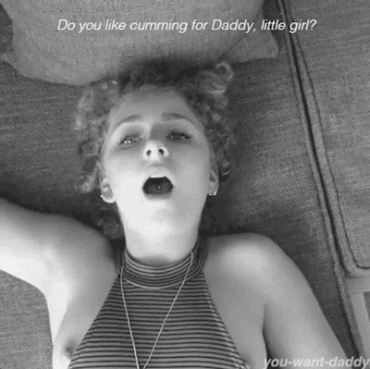 Sex Gif - Maryjane is cumming for daddy