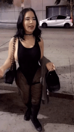 Sex Gif - Thicc babe shaking her fat booty.