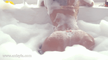 Sex Gif - Amazing ass twerking in the bathtub