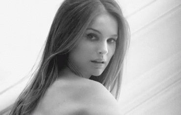 Sex Gif - Natalie Portman - Post Baby....Milf!