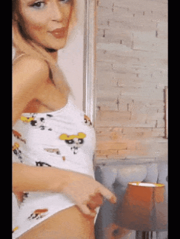 Sex Gif - Sexy webcam teen in one piece swimsuit.