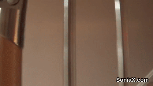 Unfaithful british mature lady sonia pops out her heavy globes