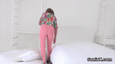 Sex Gif - Unfaithful english milf lady sonia presents her gigantic tits